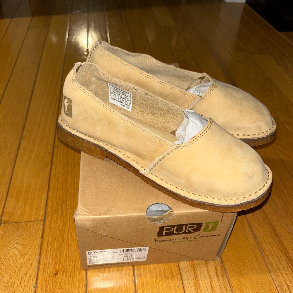 PUR Provance flats - new in box